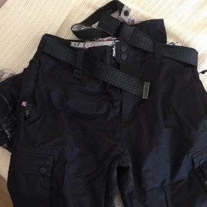 QuickSilver Insulated Snow/Ski Pants with Belt